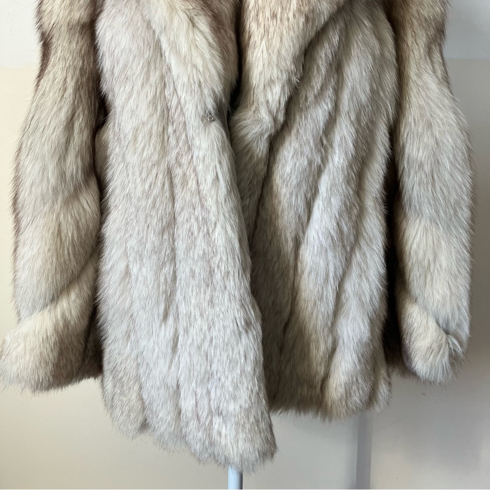 Women’s Vintage Blue Silver Fox Striped & Chevron Sleeve Fur Coat size Small - Picture 5 of 15